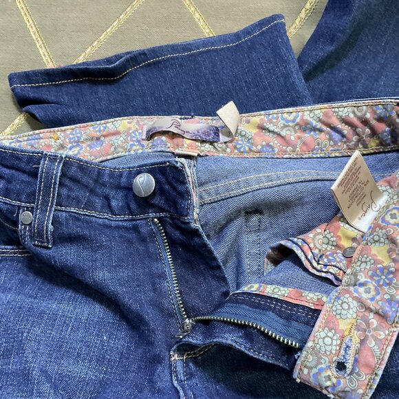 Paige Jeans Low Rise Flared Leg Dark Wash Bell Canyon (27) - Picture 4 of 8